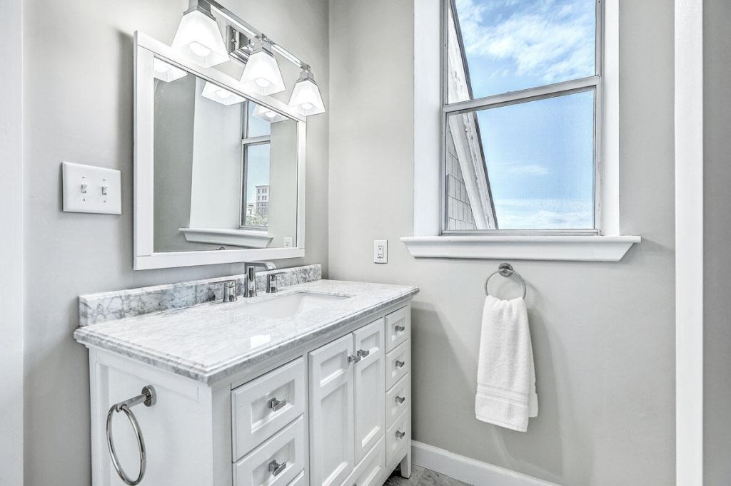 55 Ashley Avenue Photo 14