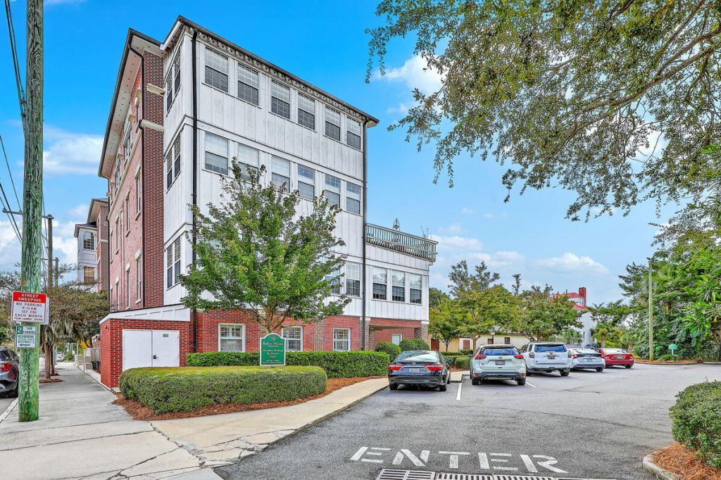 55 Ashley Avenue Photo 21