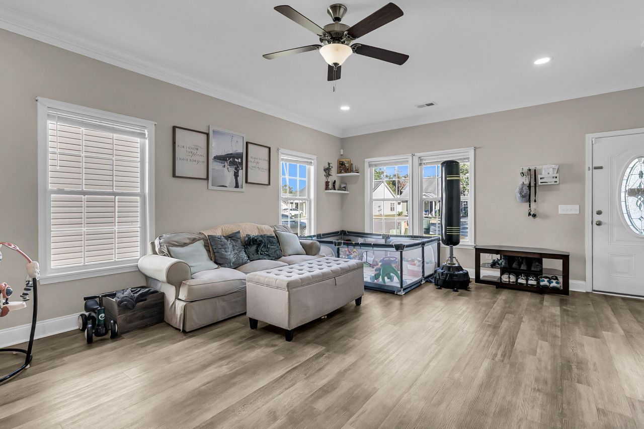 407 Jenna Lane Photo 10