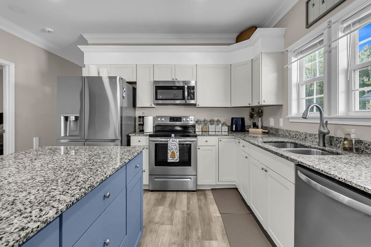 407 Jenna Lane Photo 16