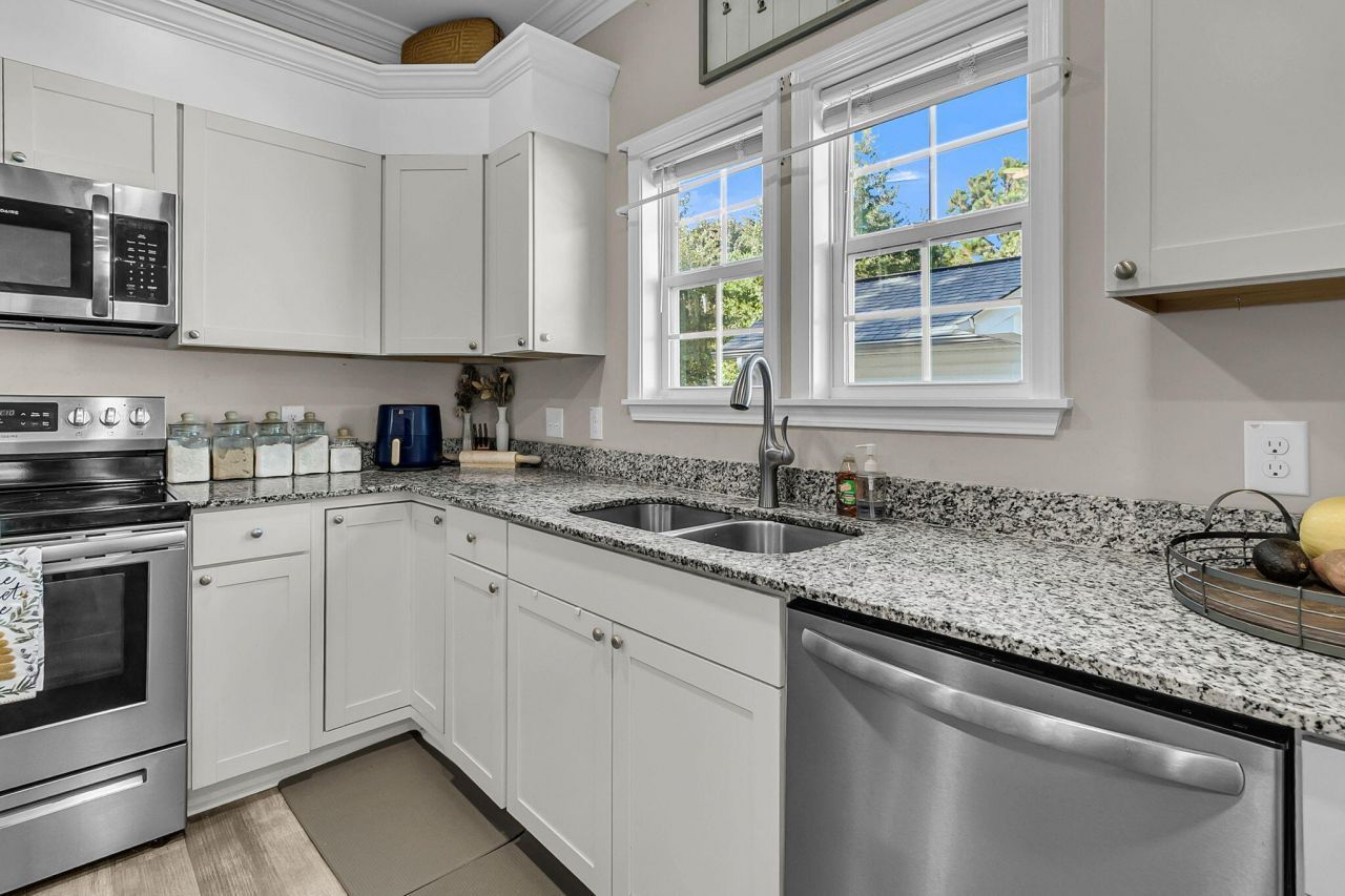 407 Jenna Lane Photo 17