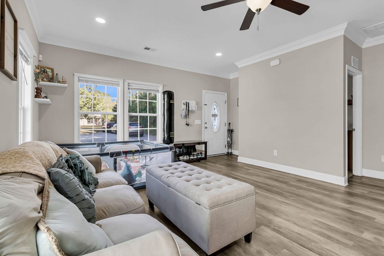 407 Jenna Lane Photo 8