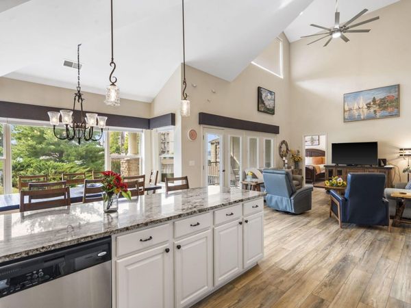 720 Emerald Pointe Drive, Unit 3, Hollister, MO 65672