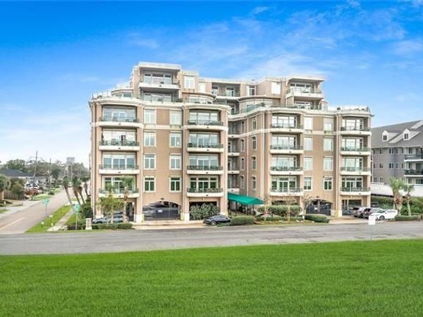 400 METAIRIE HAMMOND Highway, Unit 2C, Metairie, LA 70005