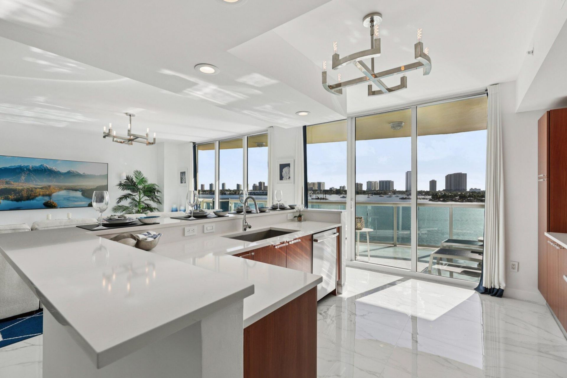 2640 Lake Shore Drive, Unit 507, Riviera Beach, FL 33404 Photo