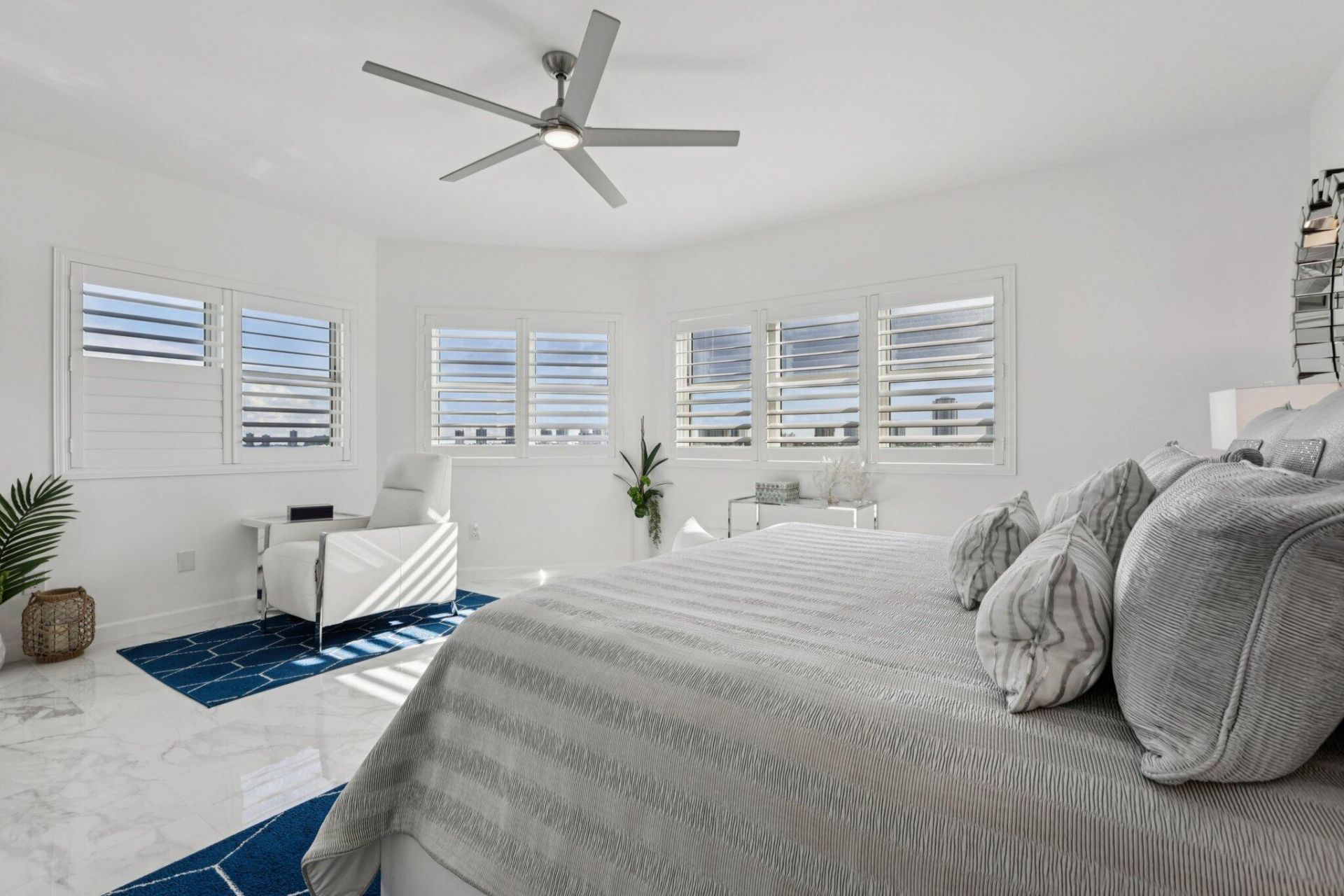 2640 Lake Shore Drive, Unit 507, Riviera Beach, FL 33404 Photo