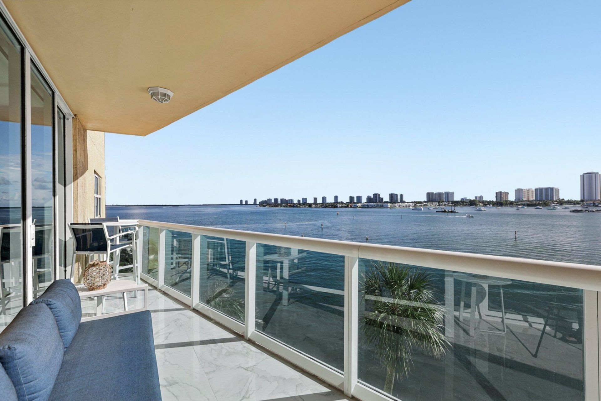 2640 Lake Shore Drive, Unit 507, Riviera Beach, FL 33404 Photo