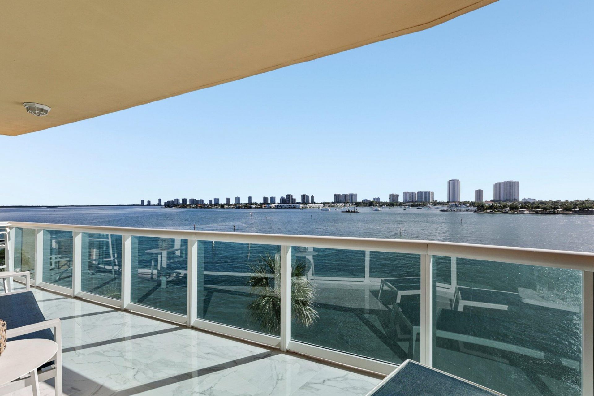 2640 Lake Shore Drive, Unit 507, Riviera Beach, FL 33404 Photo