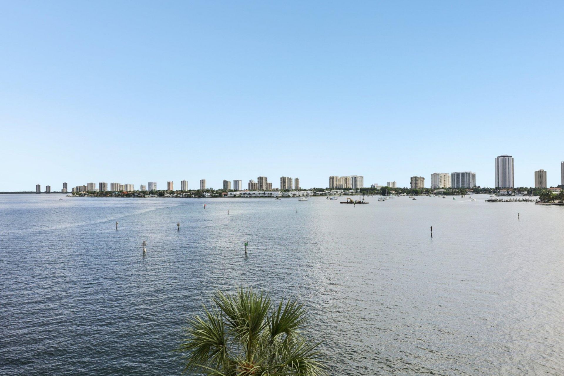 2640 Lake Shore Drive, Unit 507, Riviera Beach, FL 33404 Photo