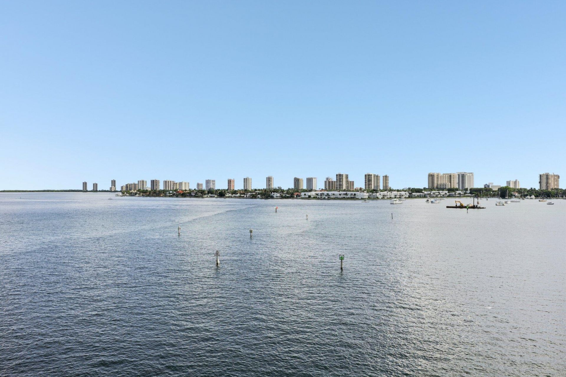 2640 Lake Shore Drive, Unit 507, Riviera Beach, FL 33404 Photo