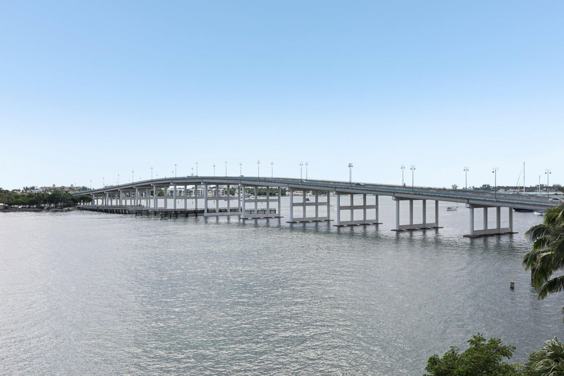 2640 Lake Shore Drive, Unit 507, Riviera Beach, FL 33404 Photo