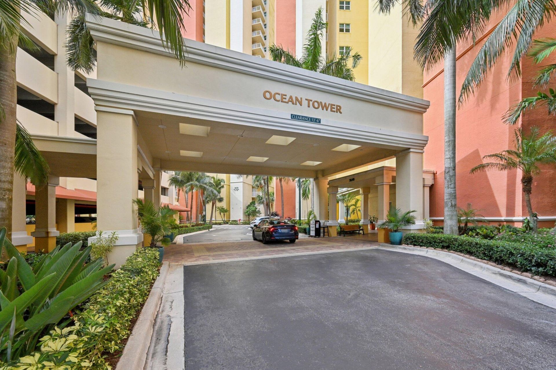 2640 Lake Shore Drive, Unit 507, Riviera Beach, FL 33404 Photo