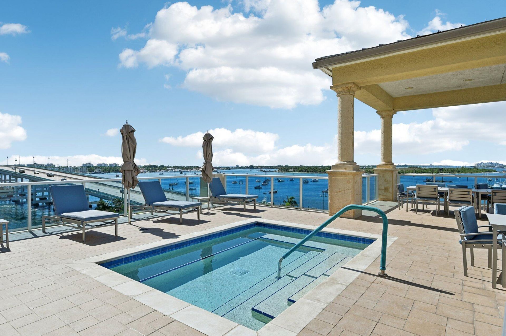 2640 Lake Shore Drive, Unit 507, Riviera Beach, FL 33404 Photo