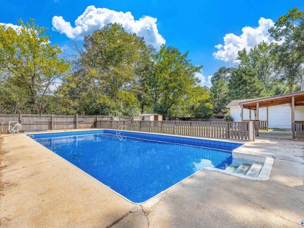 1502 Pennylane SE, Decatur, AL 35601