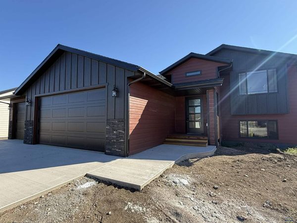 648 EAGLE CT, Rapid City, SD 57719