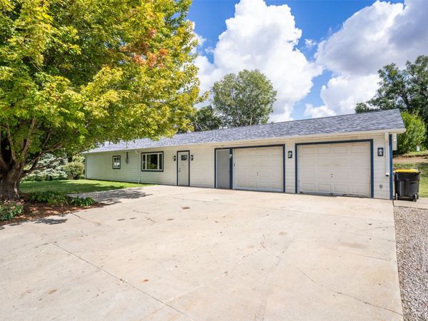 400 S Goodrich Street, Colfax, IA 50054