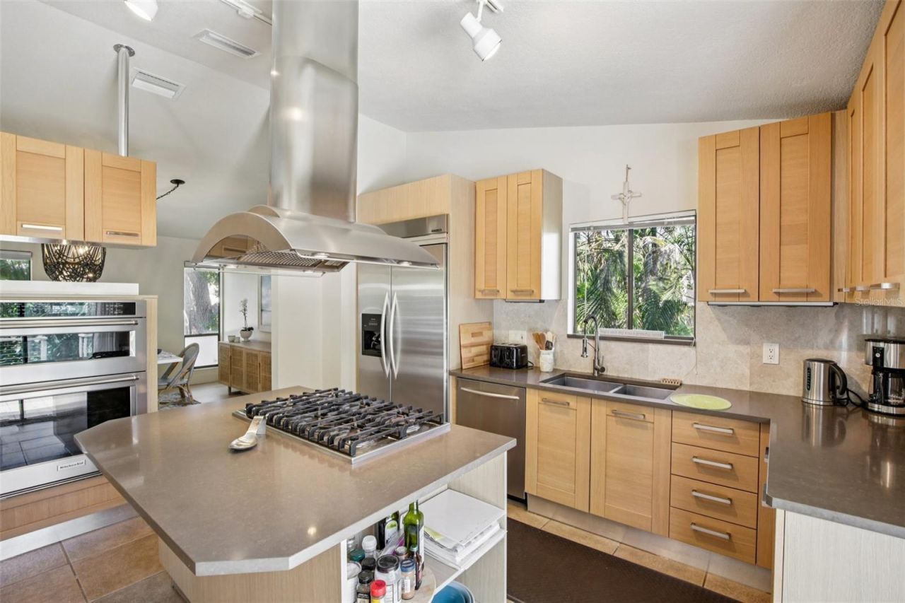 3390 Bayou Sound, Longboat Key, FL 34228 Photo