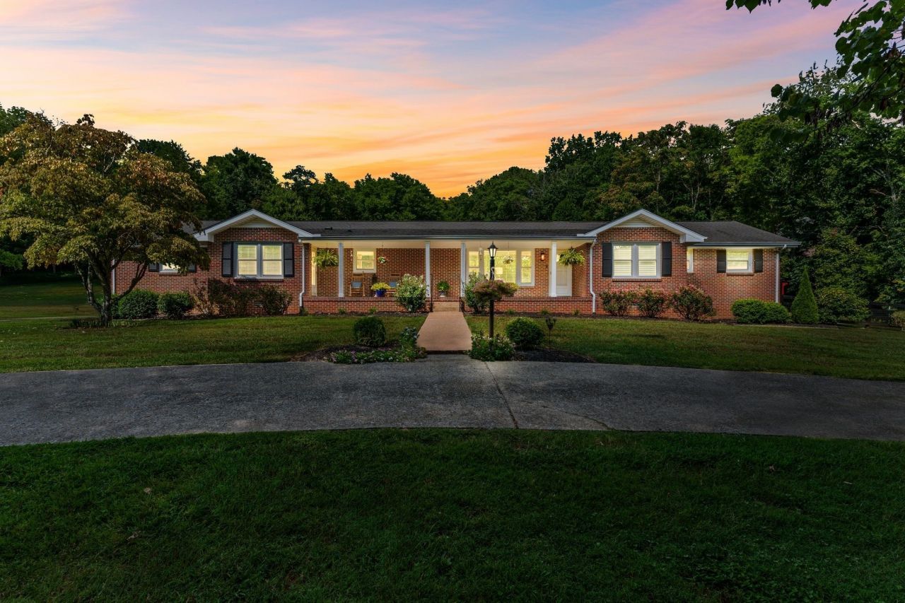 467 Dry Creek Rd Goodlettsville, TN 37072