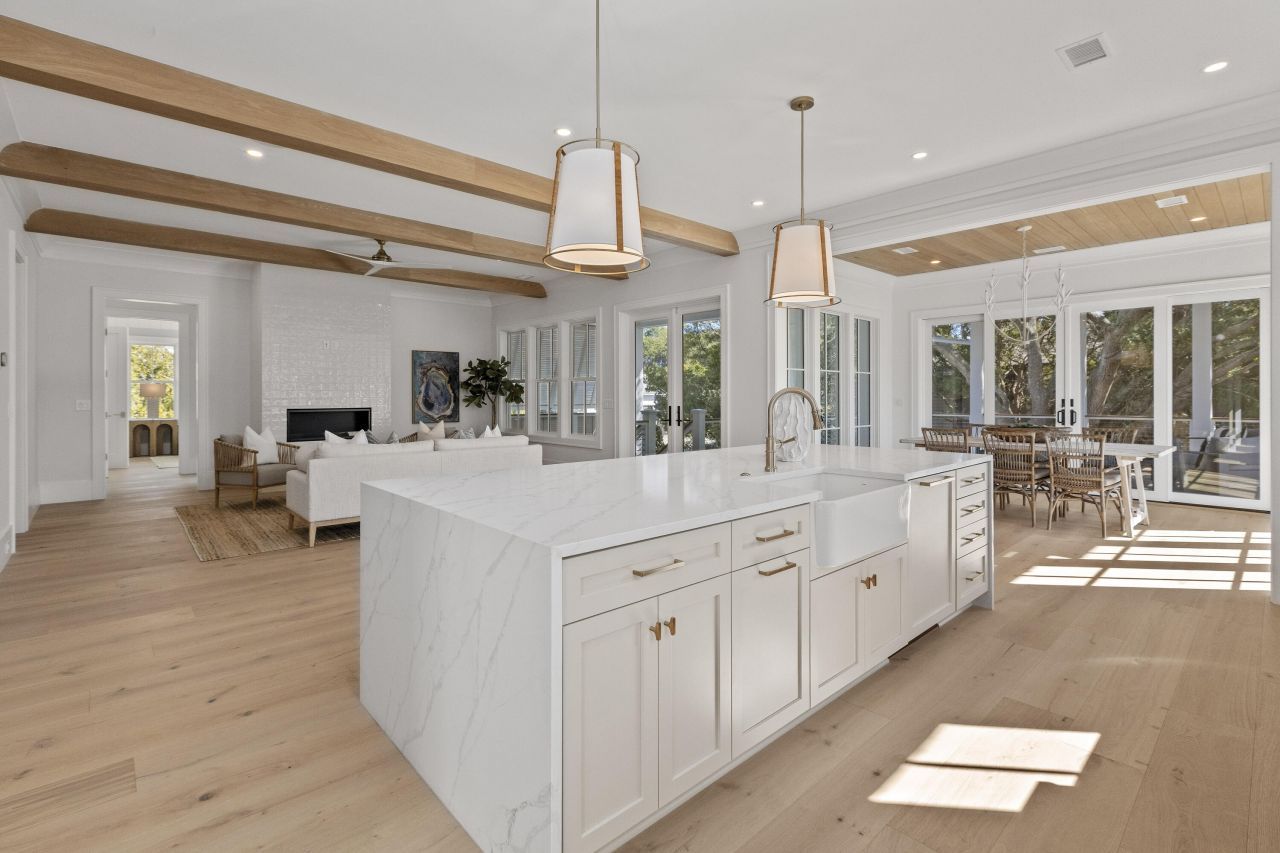 2923 Middle Street Photo 12