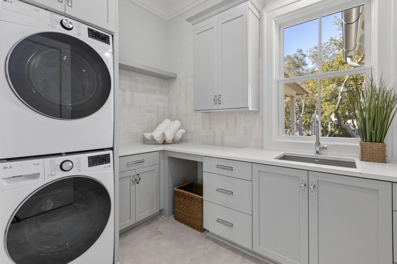 2923 Middle Street Photo 26