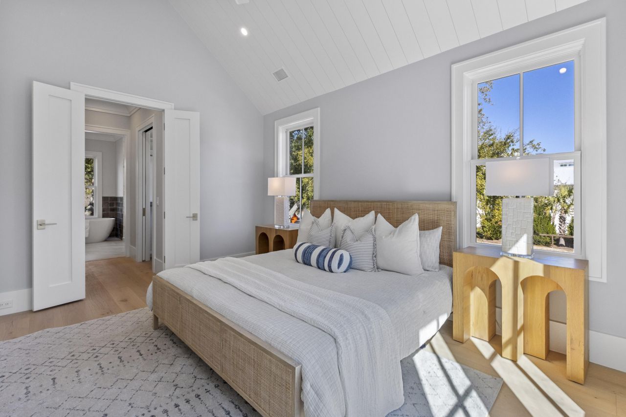 2923 Middle Street Photo 28