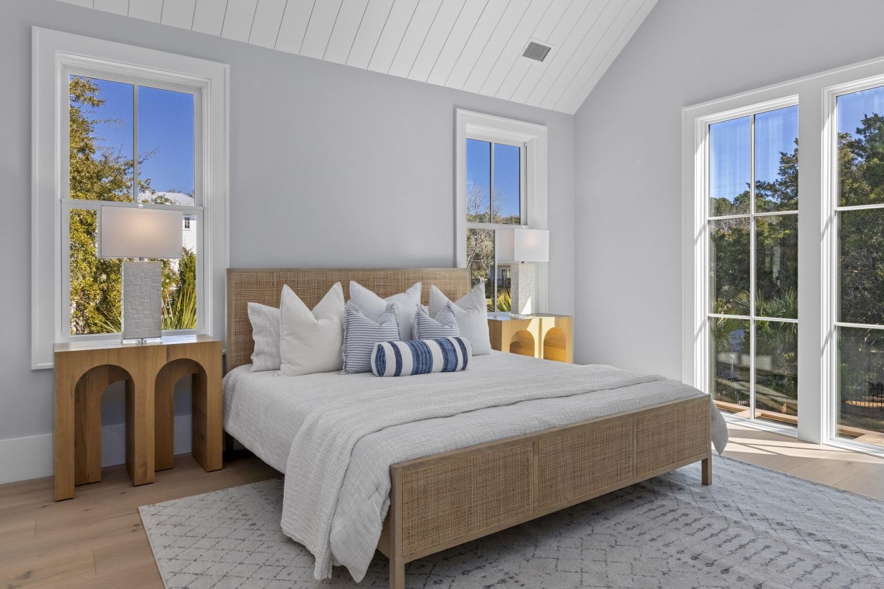 2923 Middle Street Photo 29