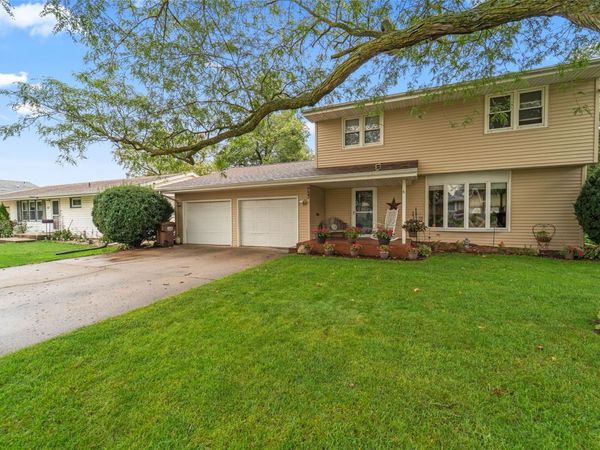 723 16th Street, Nevada, IA 50201