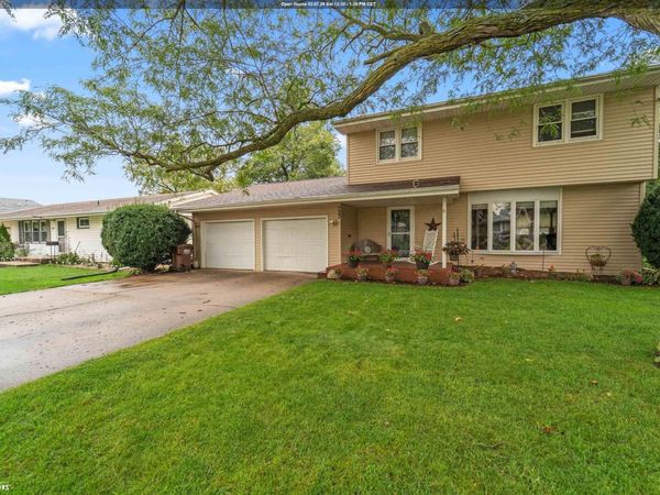 723 16th Street, Nevada, IA 50201