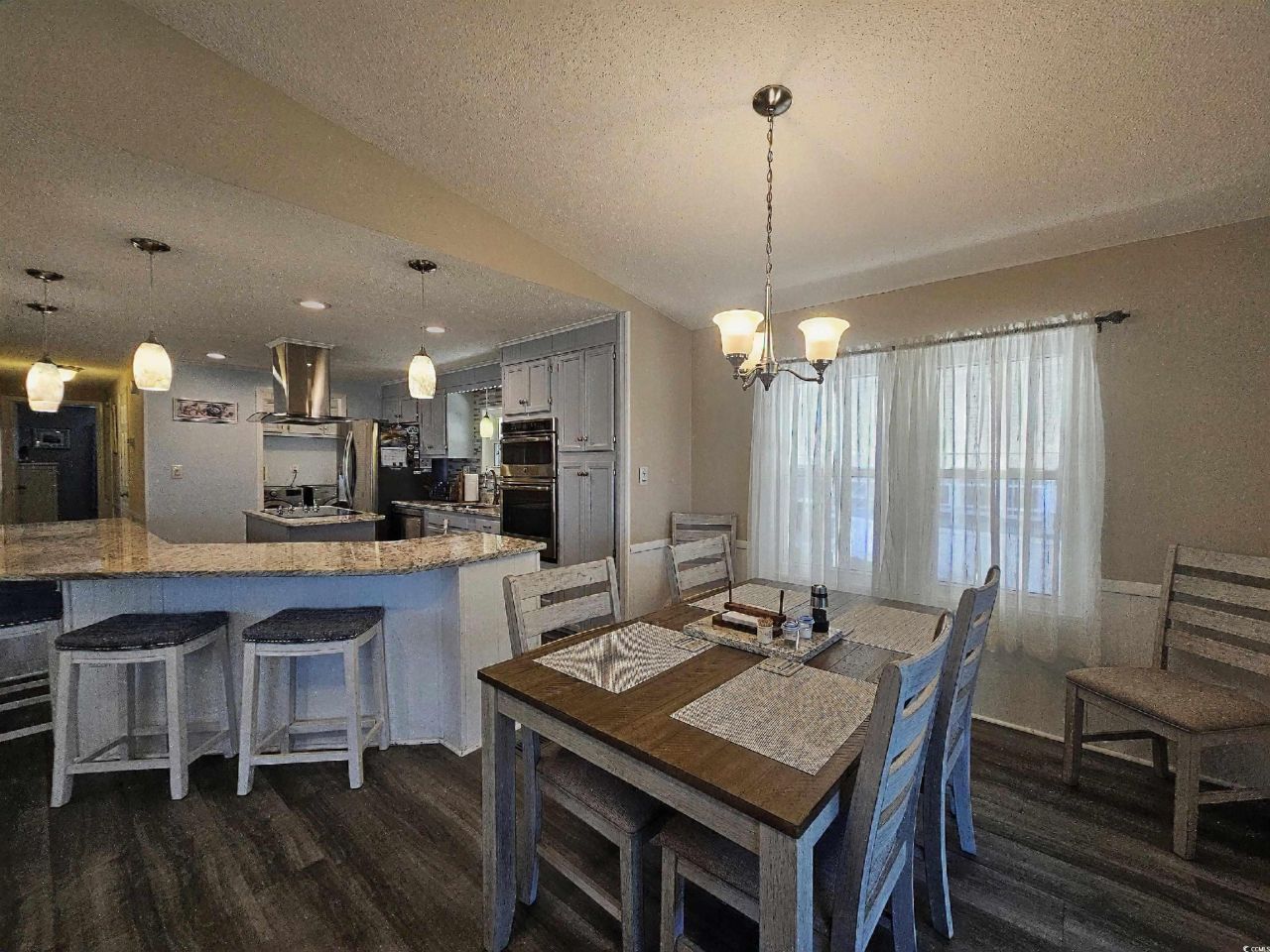 355 Meadowlark Dr. Photo 10