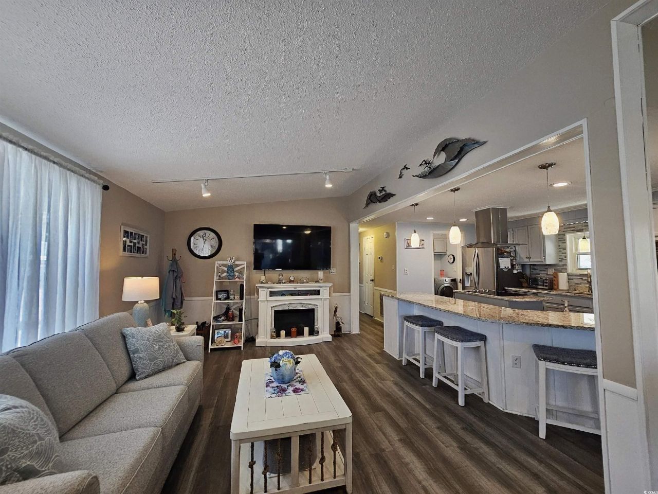 355 Meadowlark Dr. Photo 12