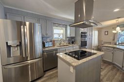 355 Meadowlark Dr. photo 4