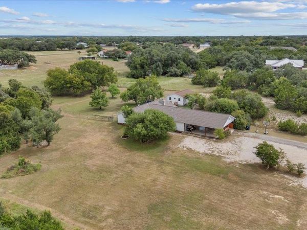 200 Rowlett RD, Liberty Hill, TX 78642