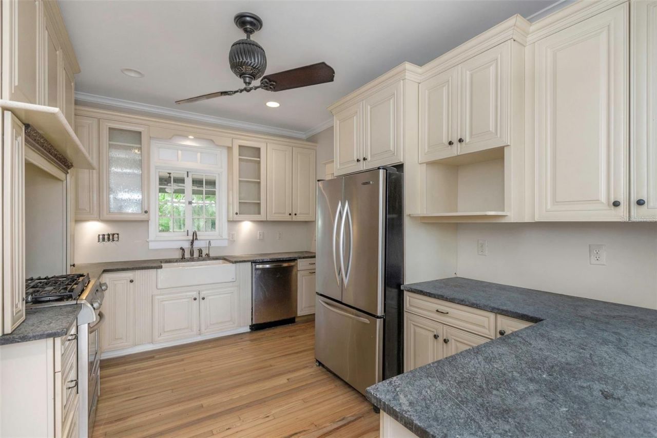 950 12th Street N, Saint Petersburg, FL 33705 Photo