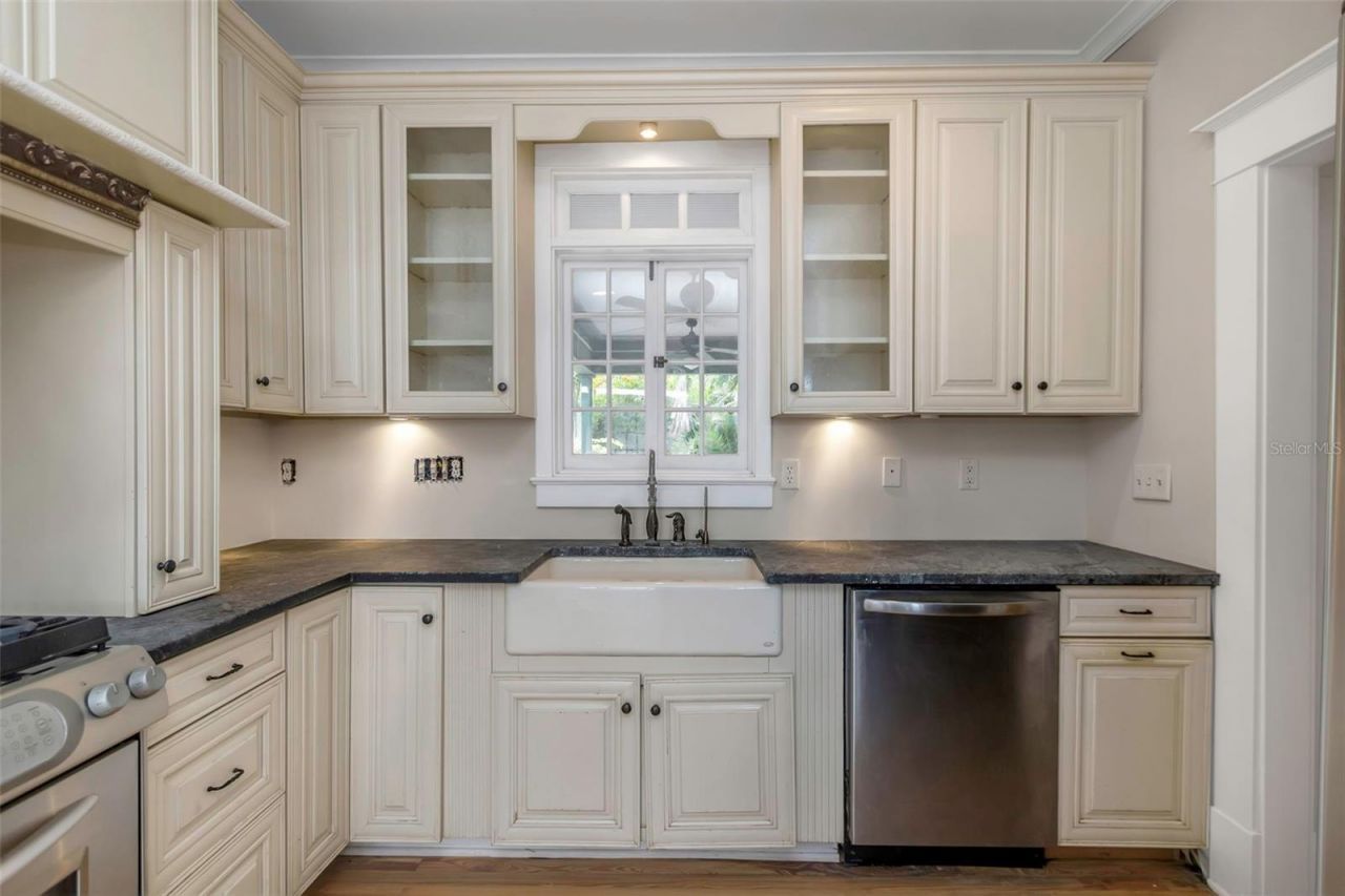 950 12th Street N, Saint Petersburg, FL 33705 Photo