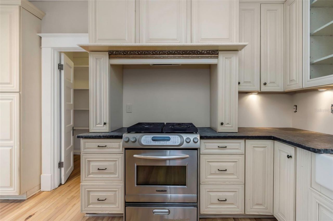 950 12th Street N, Saint Petersburg, FL 33705 Photo