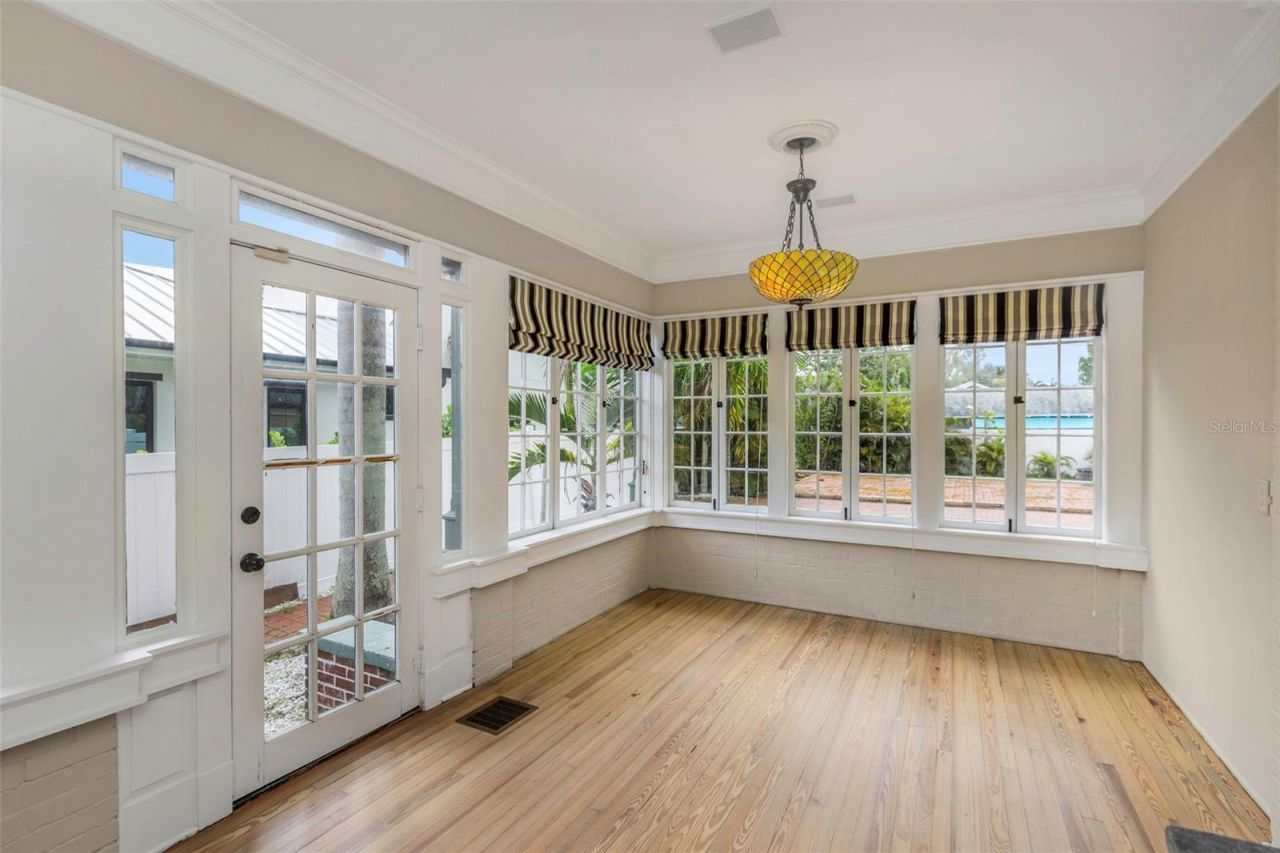 950 12th Street N, Saint Petersburg, FL 33705 Photo