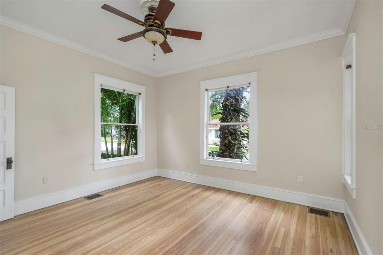 950 12th Street N, Saint Petersburg, FL 33705 Photo