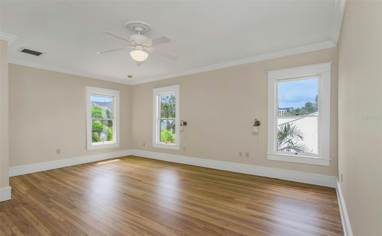 950 12th Street N, Saint Petersburg, FL 33705 Photo