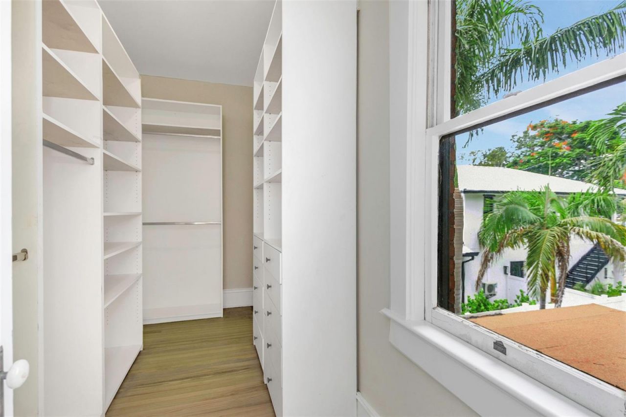 950 12th Street N, Saint Petersburg, FL 33705 Photo