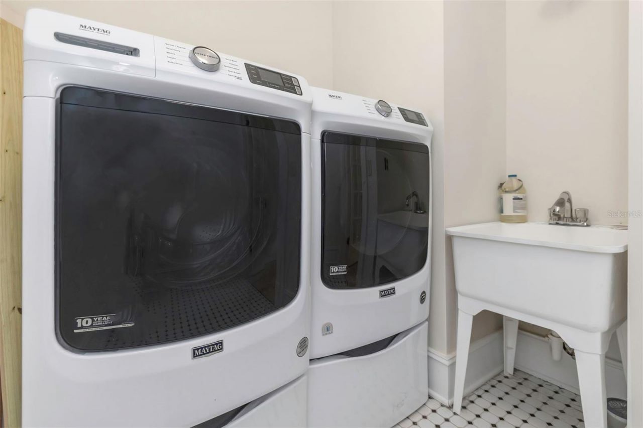 950 12th Street N, Saint Petersburg, FL 33705 Photo