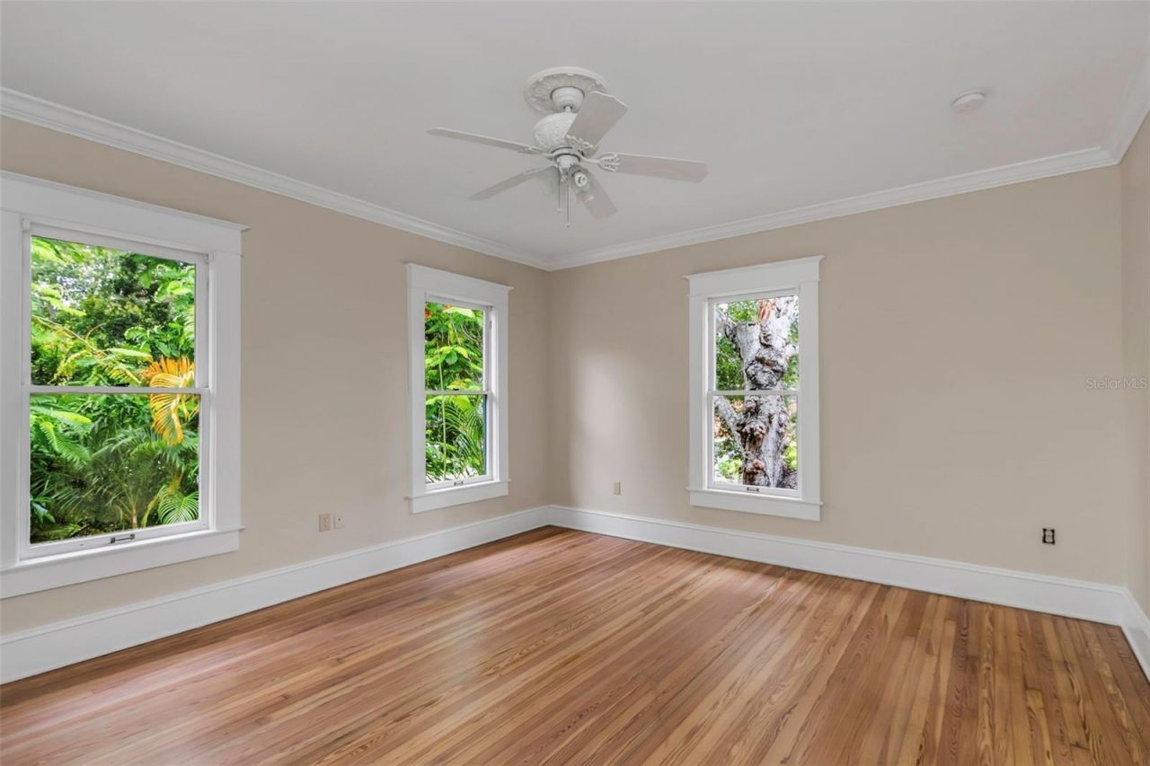 950 12th Street N, Saint Petersburg, FL 33705 Photo