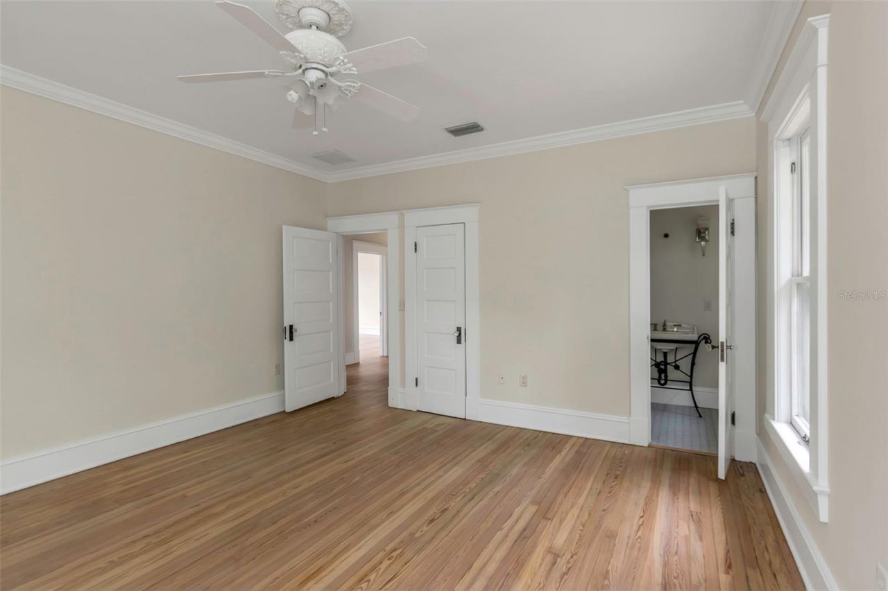 950 12th Street N, Saint Petersburg, FL 33705 Photo