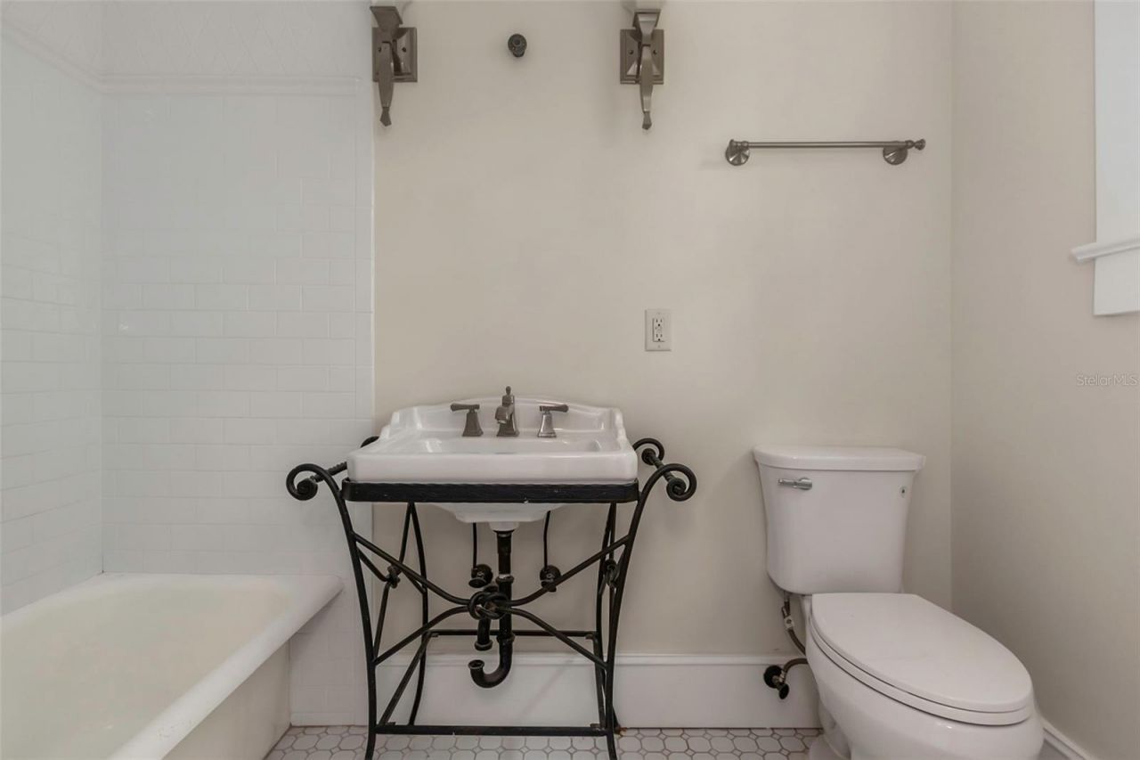 950 12th Street N, Saint Petersburg, FL 33705 Photo