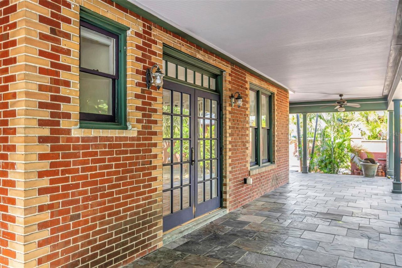 950 12th Street N, Saint Petersburg, FL 33705 Photo