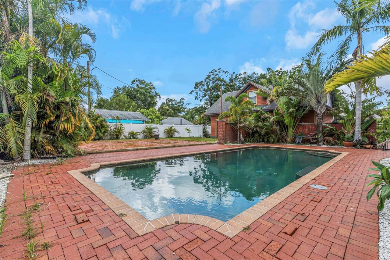 950 12th Street N, Saint Petersburg, FL 33705 Photo