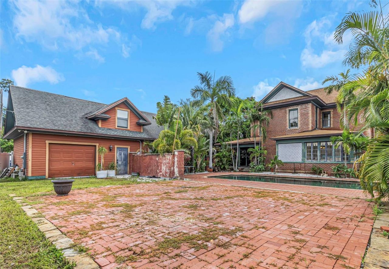 950 12th Street N, Saint Petersburg, FL 33705 Photo