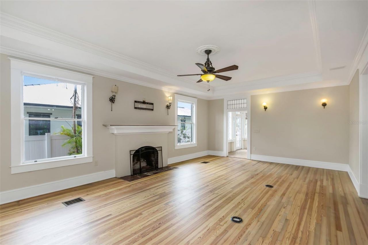 950 12th Street N, Saint Petersburg, FL 33705 Photo