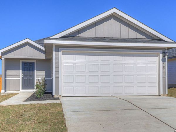 401 WILD GOOSE DR, Luling, TX 78648