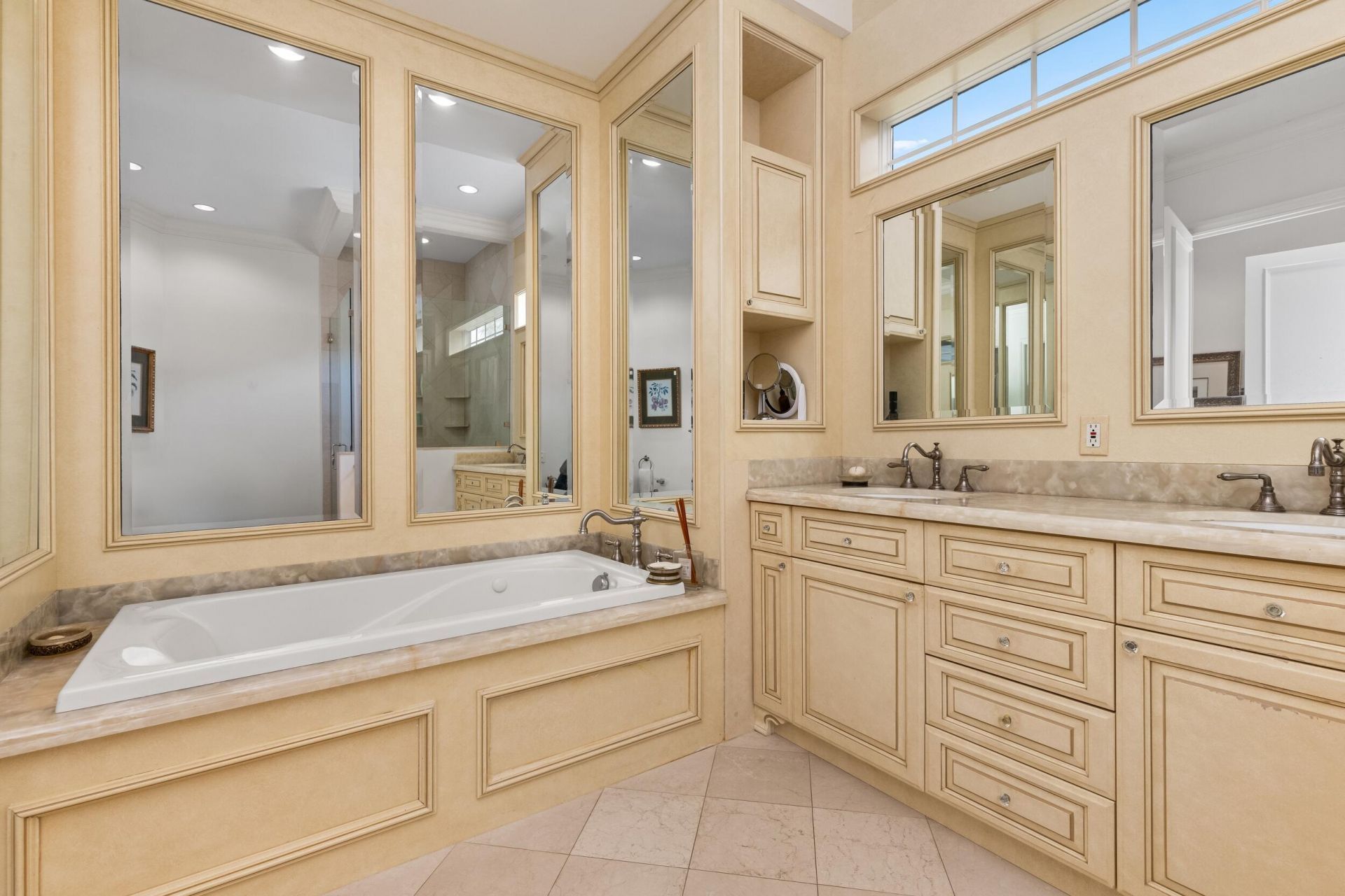 307 Everglade Avenue, Palm Beach, FL 33480 Photo