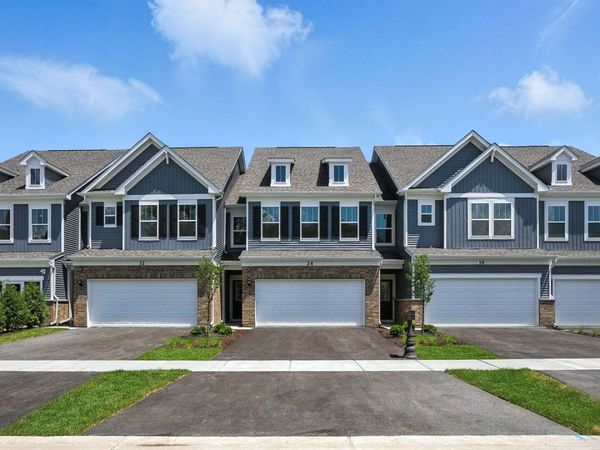 1058 Houston Street, Unit 74003, Batavia, IL 60510